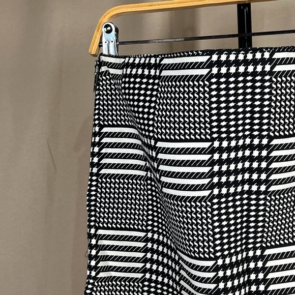 Anne Klein Size 10 Faux Leather Checked Houndstooth Mini Skirt Zipper Detail - Picture 5 of 14